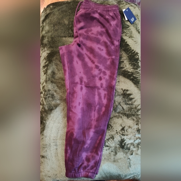 Men's Gap vintage soft sweatpants new with tags burgundy tie dye size large - Picture 1 of 4